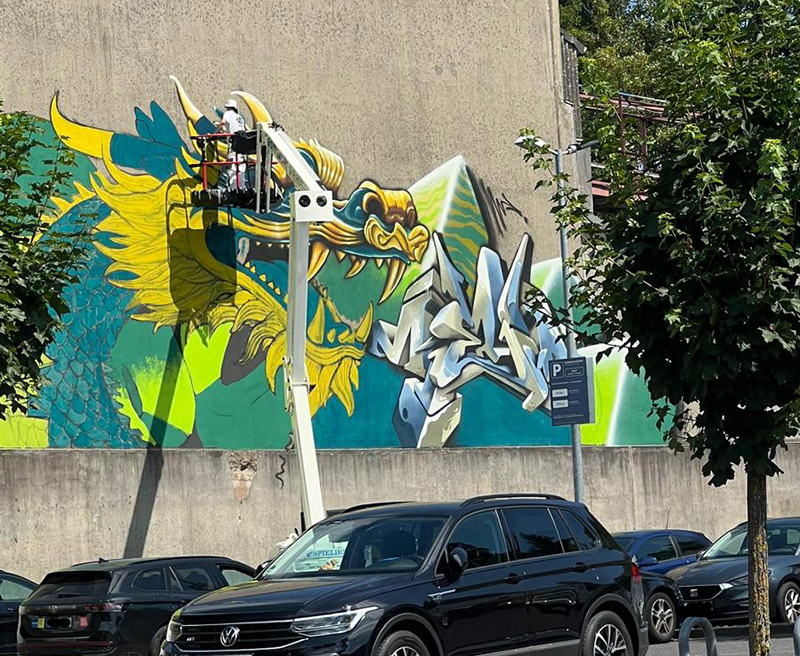 graffiti-wall-über-uns Graffiti Wall | Bei der Arbeit